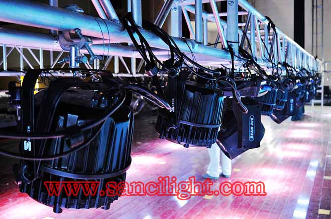 湖南彬州市一中學(xué)燈光系統(tǒng)（電腦搖頭燈,LED燈光）